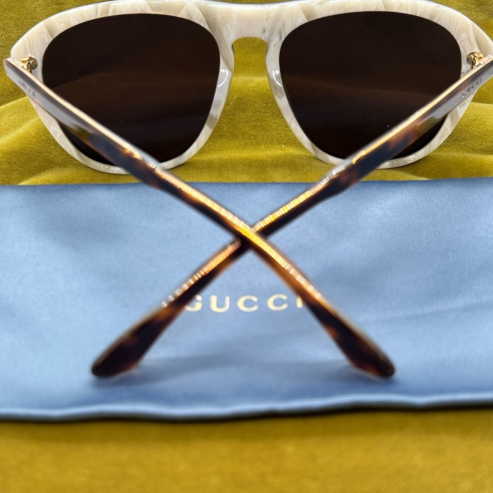 Gucci Black and Marble Sunglasses - Picture 2 of 6